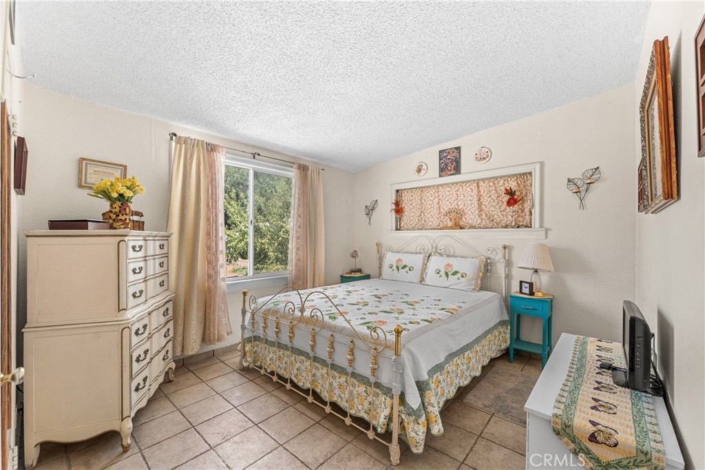1109 W Avenue J14