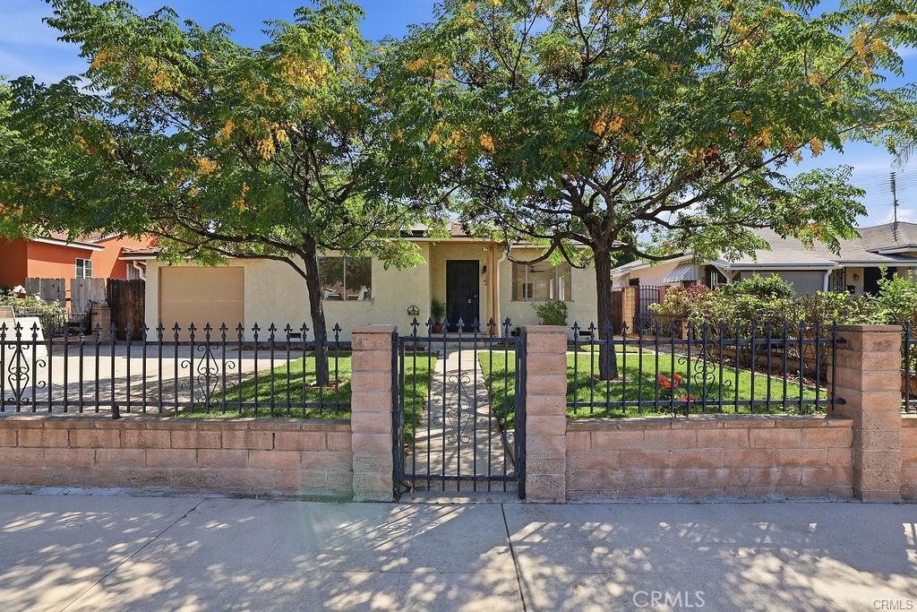 10332 Cayuga Avenue