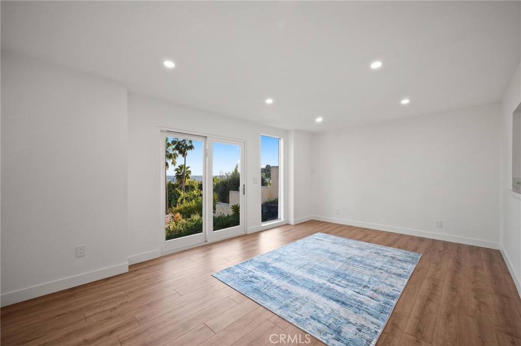 8246 Woodshill Trail
