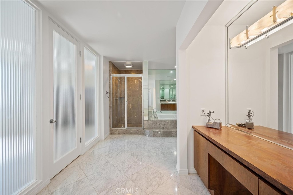 8246 Woodshill Trail