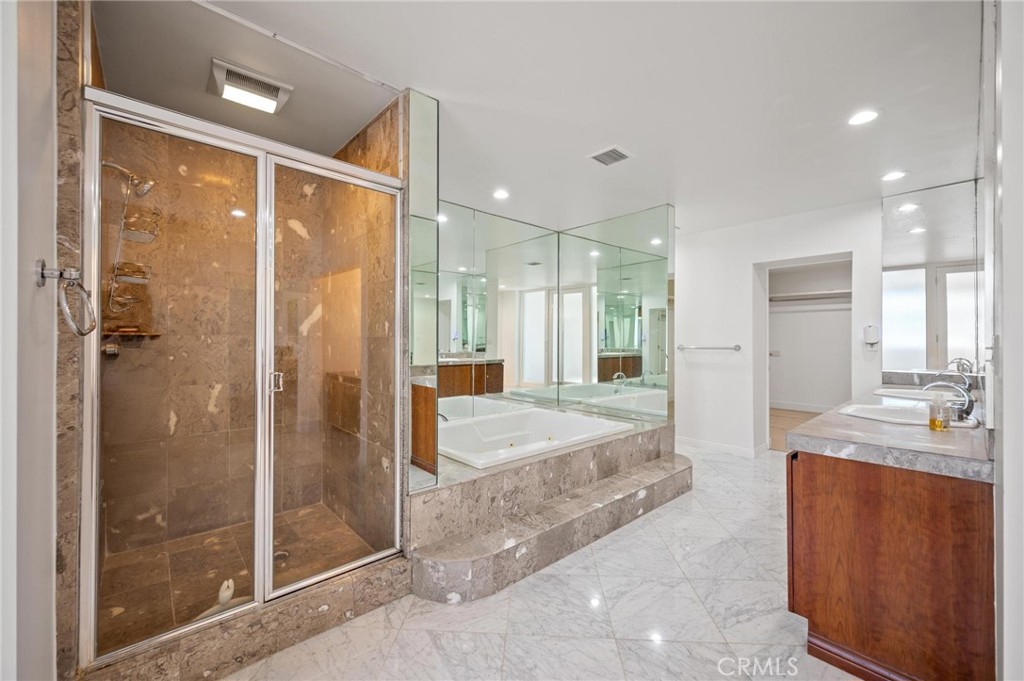 8246 Woodshill Trail
