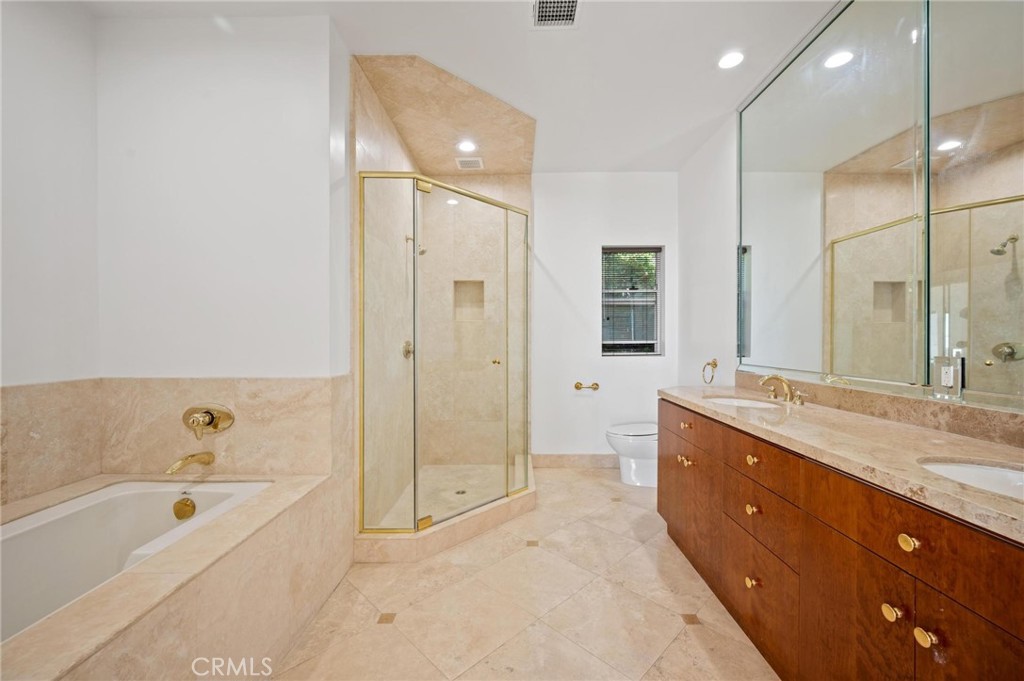 8246 Woodshill Trail