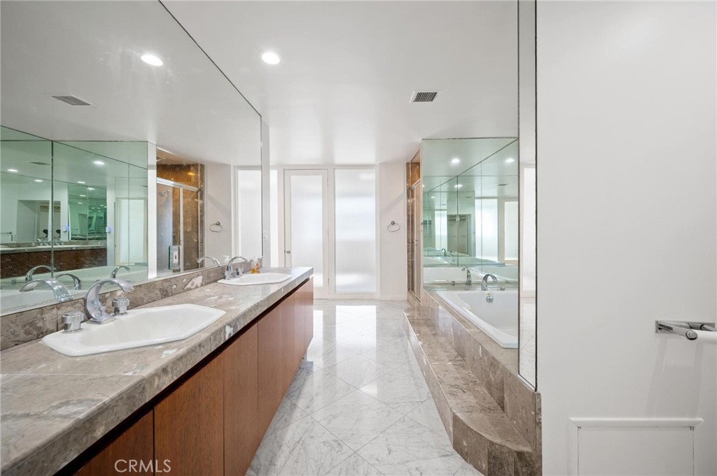 8246 Woodshill Trail