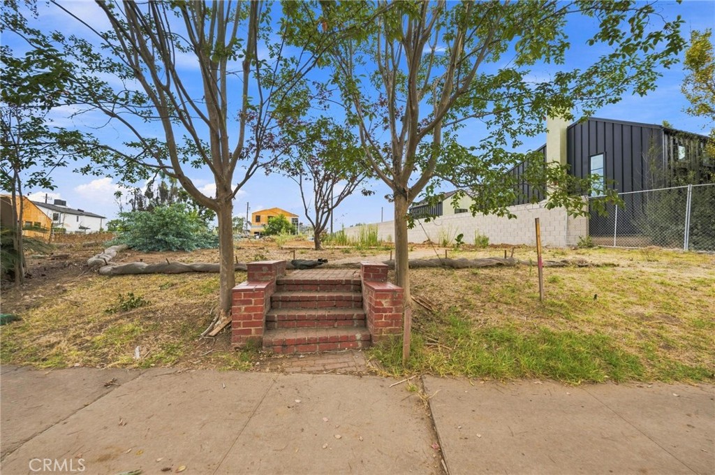 727 Chautauqua Boulevard