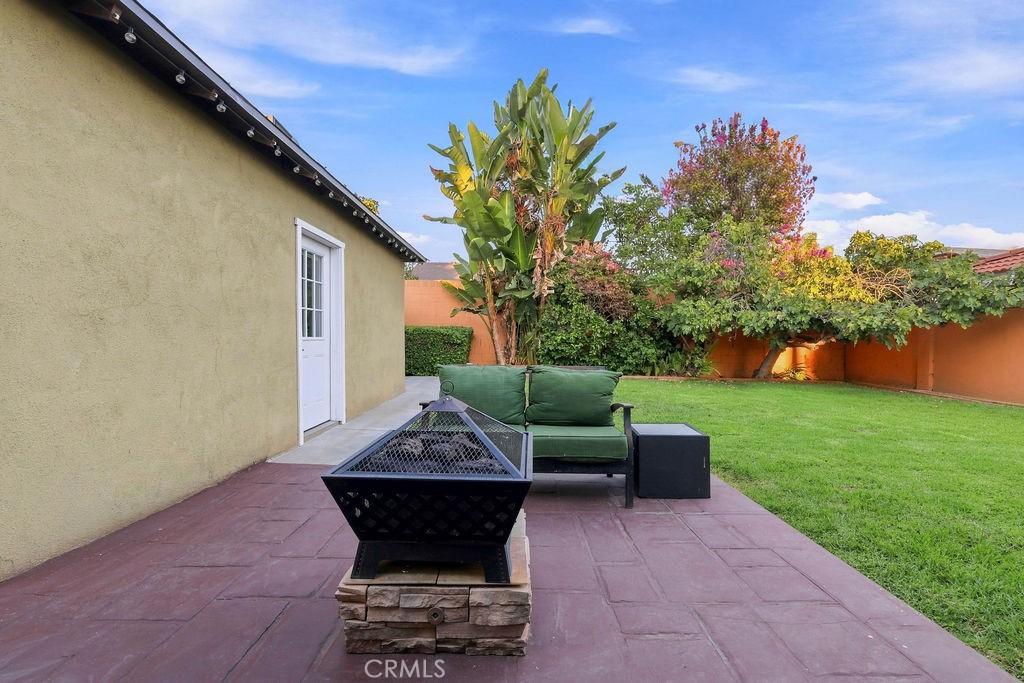 2812 N Buena Vista Street