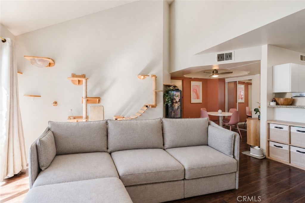 7640 Oso Avenue 311