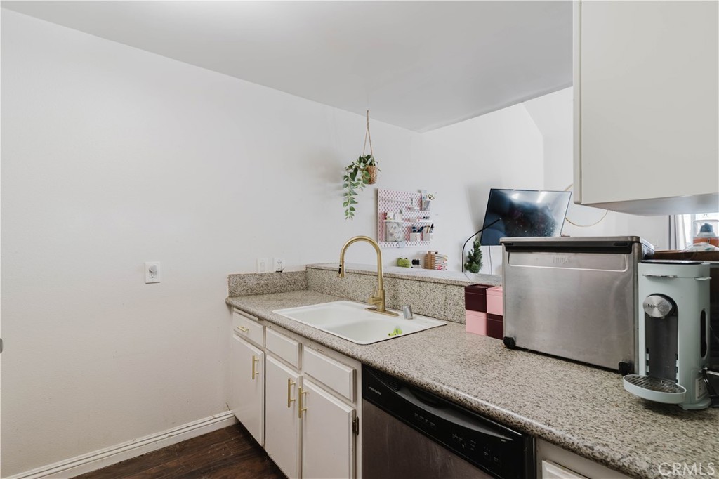 7640 Oso Avenue 311
