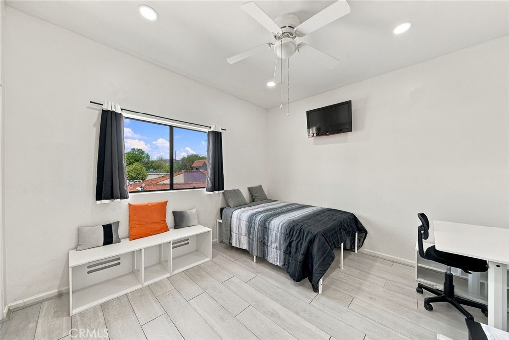 10943 Laurel Canyon Boulevard B9