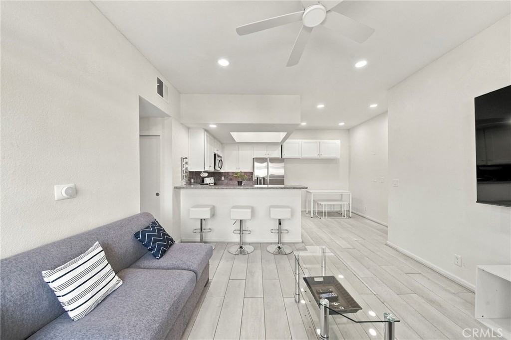 10943 Laurel Canyon Boulevard B9