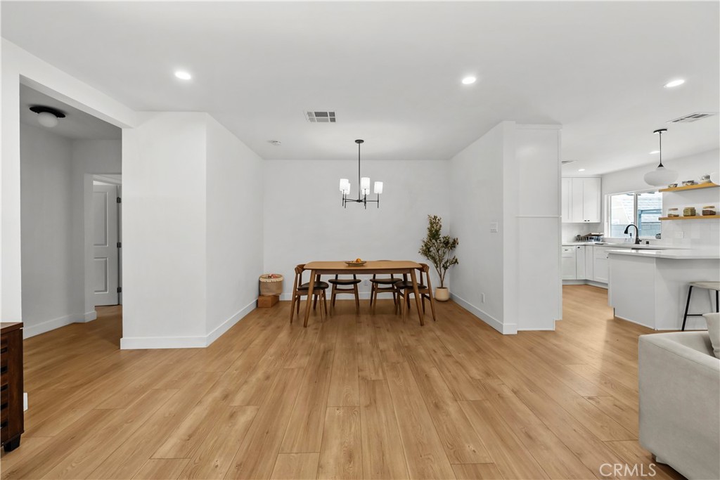 6946 Alcove