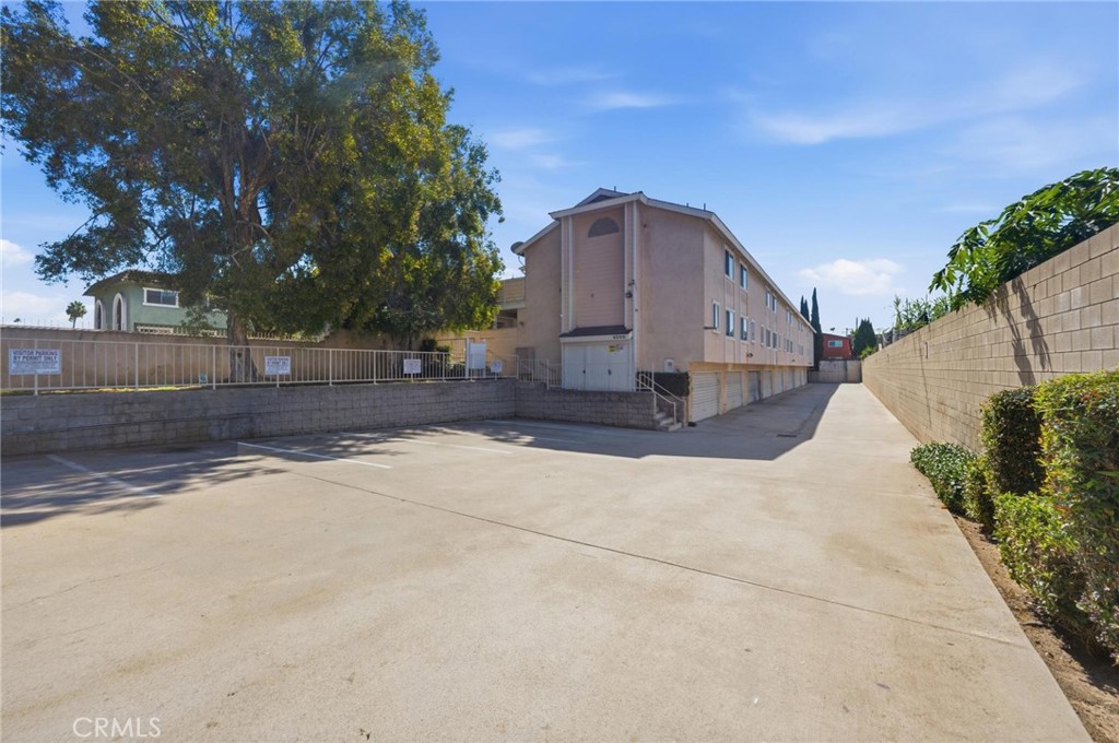 9200 Palm Street 6