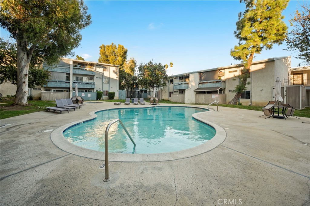 21800 Schoenborn Street 215