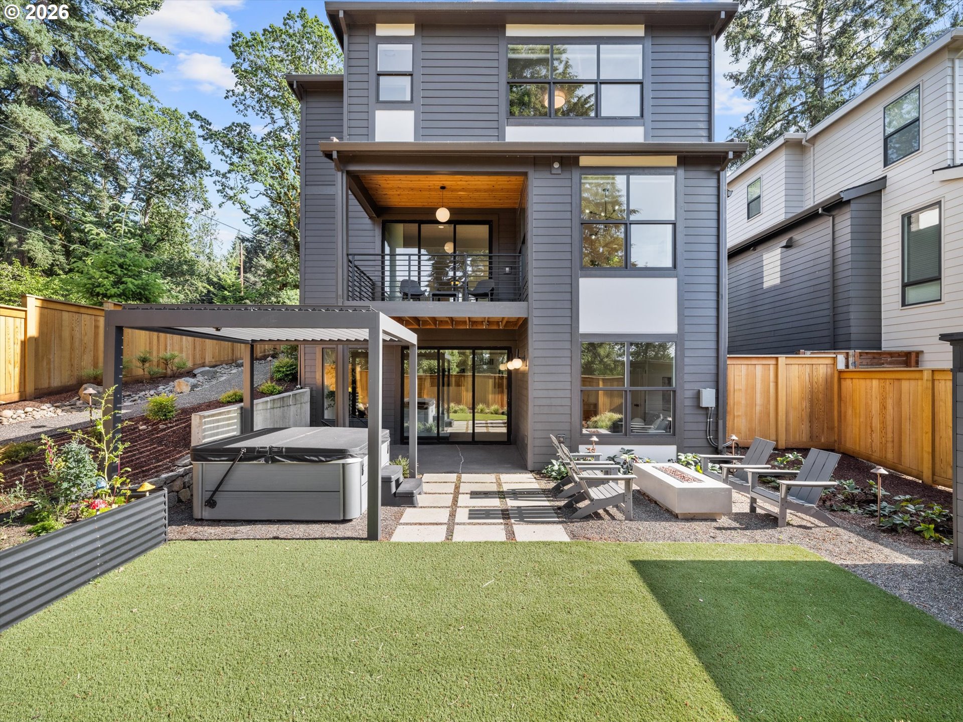 503 LAUREL ST