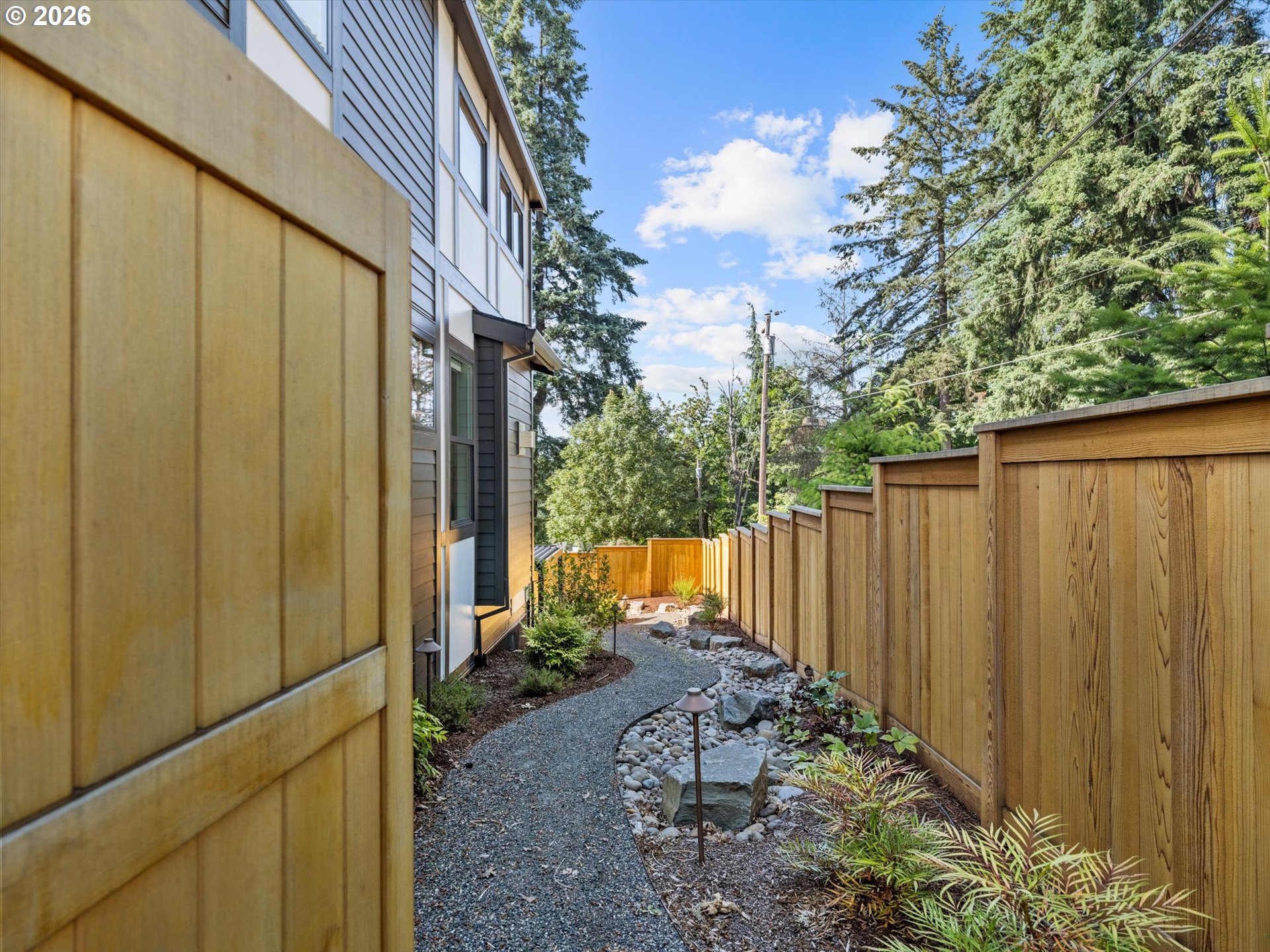 503 LAUREL ST