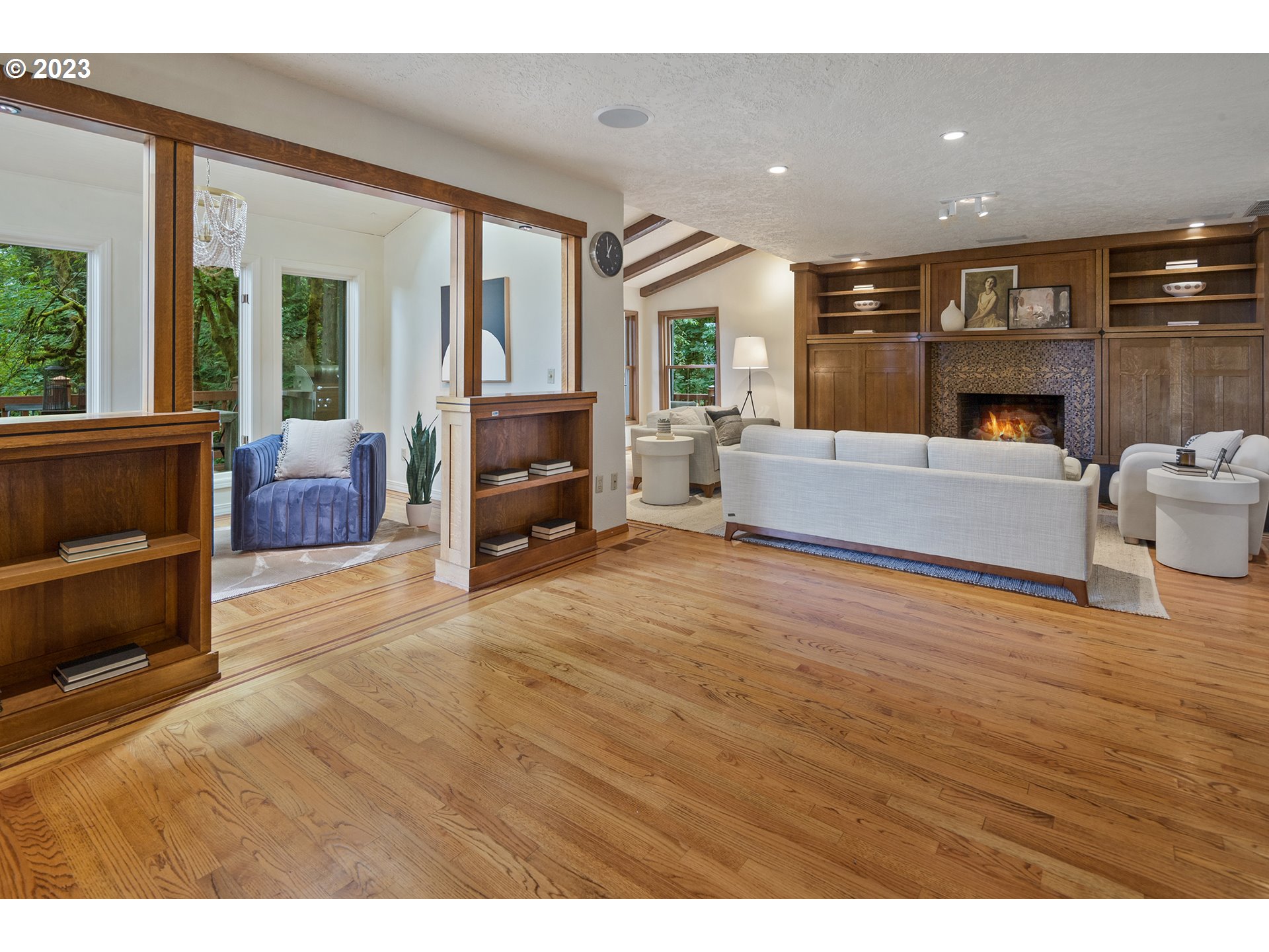 1816 S PALATINE HILL RD