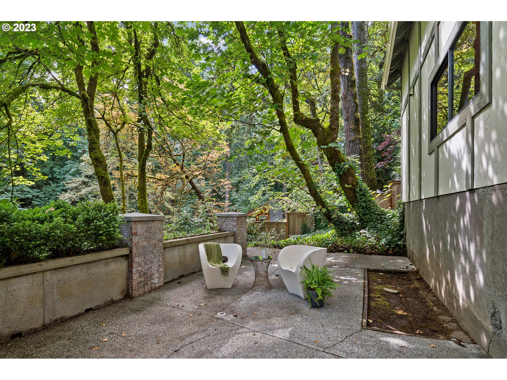 1816 S PALATINE HILL RD