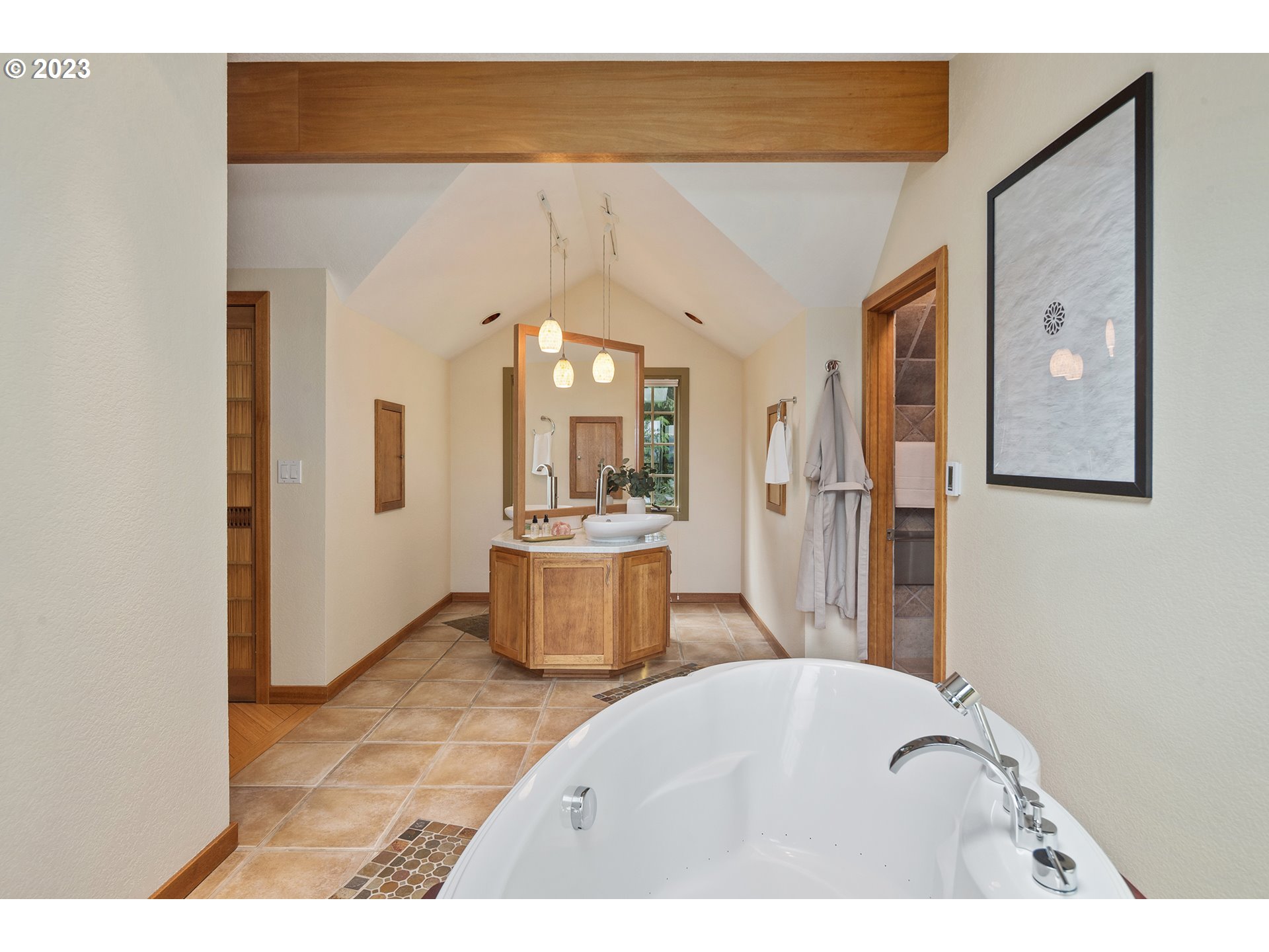 1816 S PALATINE HILL RD