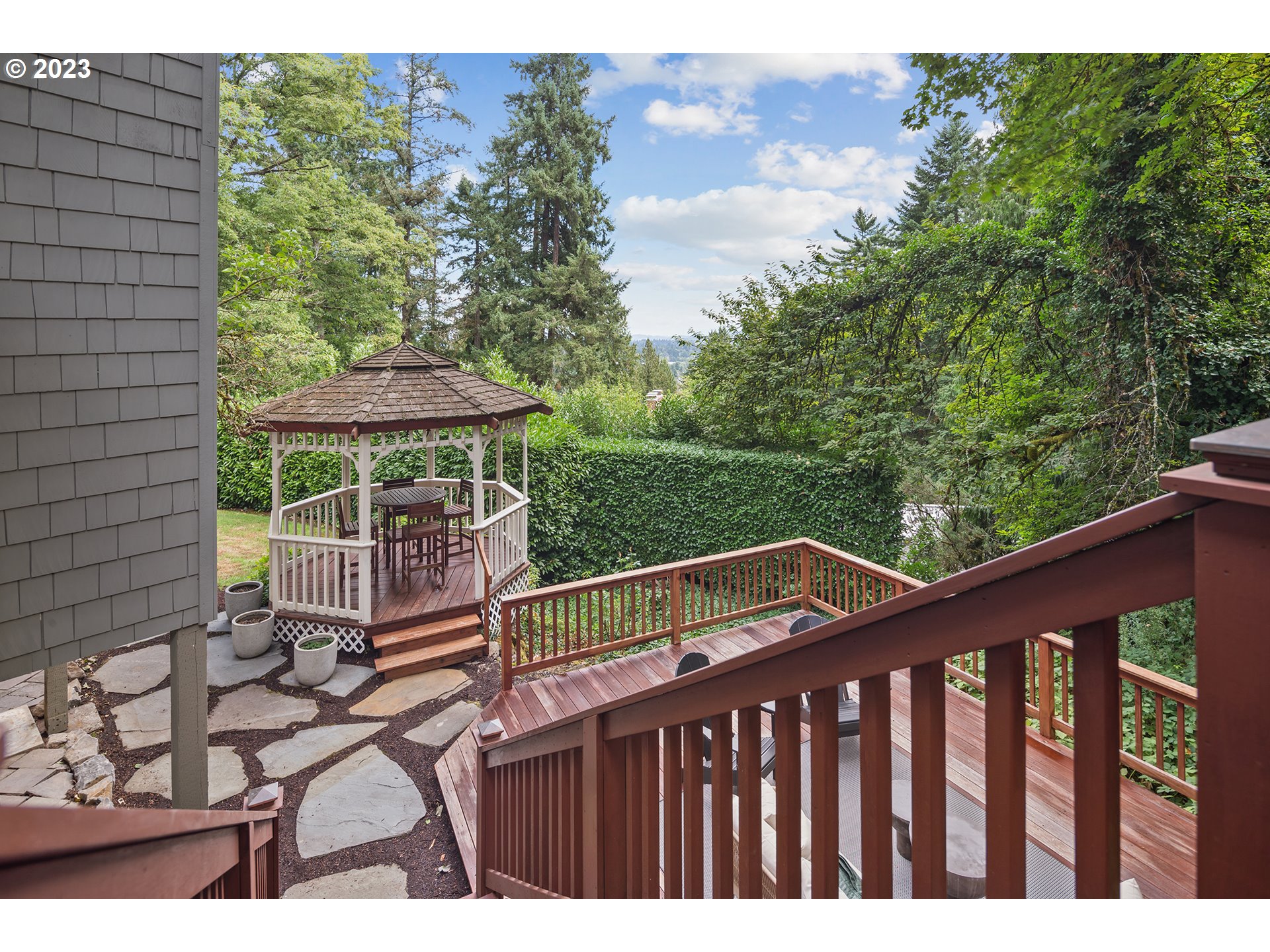 1816 S PALATINE HILL RD