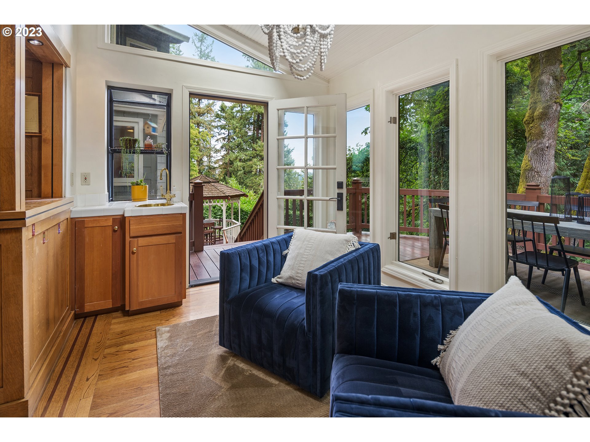 1816 S PALATINE HILL RD