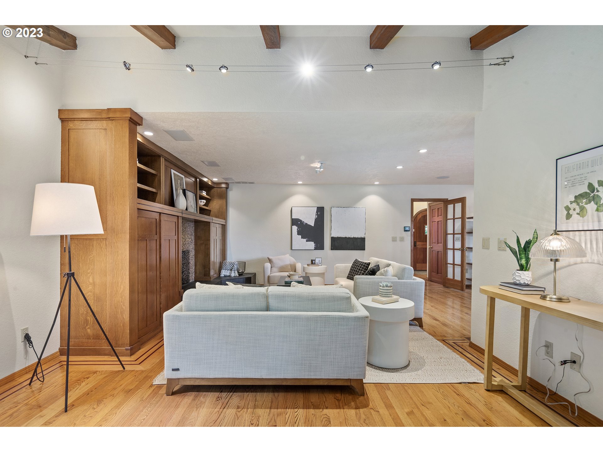 1816 S PALATINE HILL RD