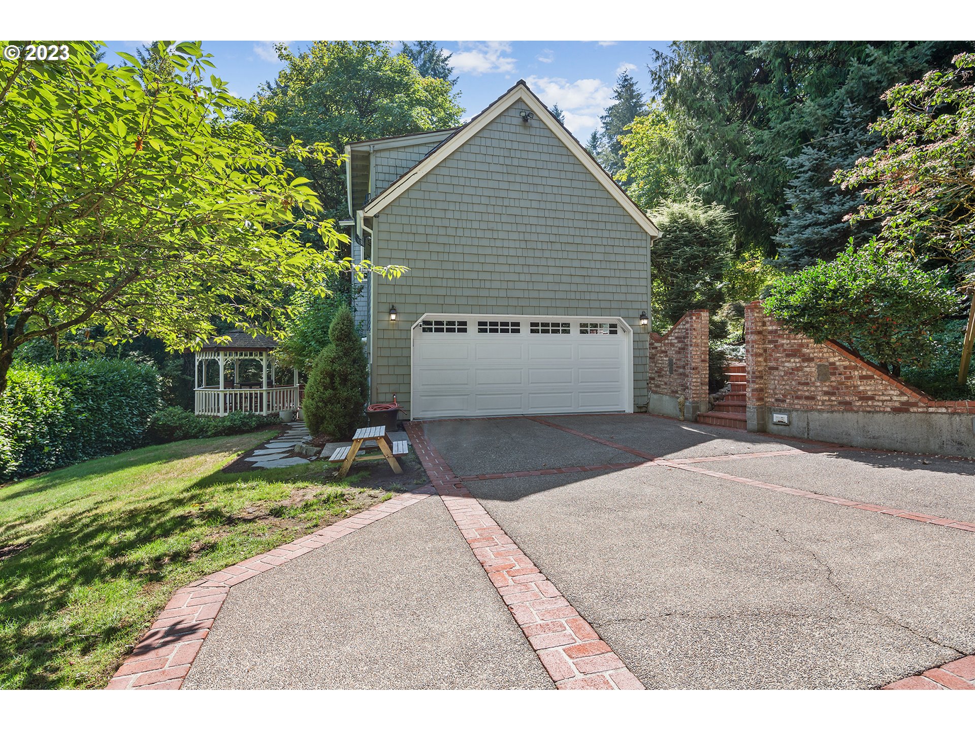 1816 S PALATINE HILL RD