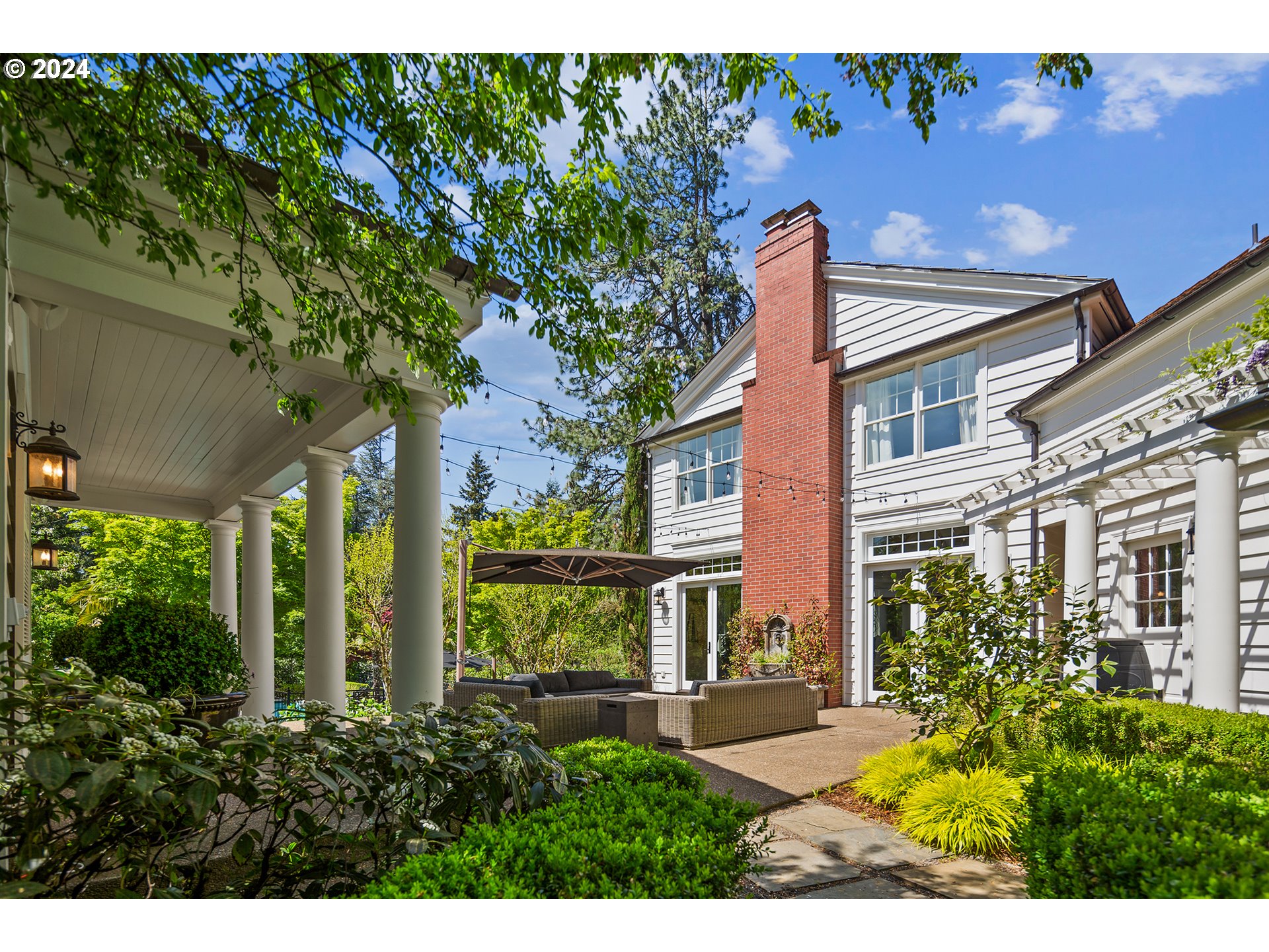 1128 S MILITARY RD