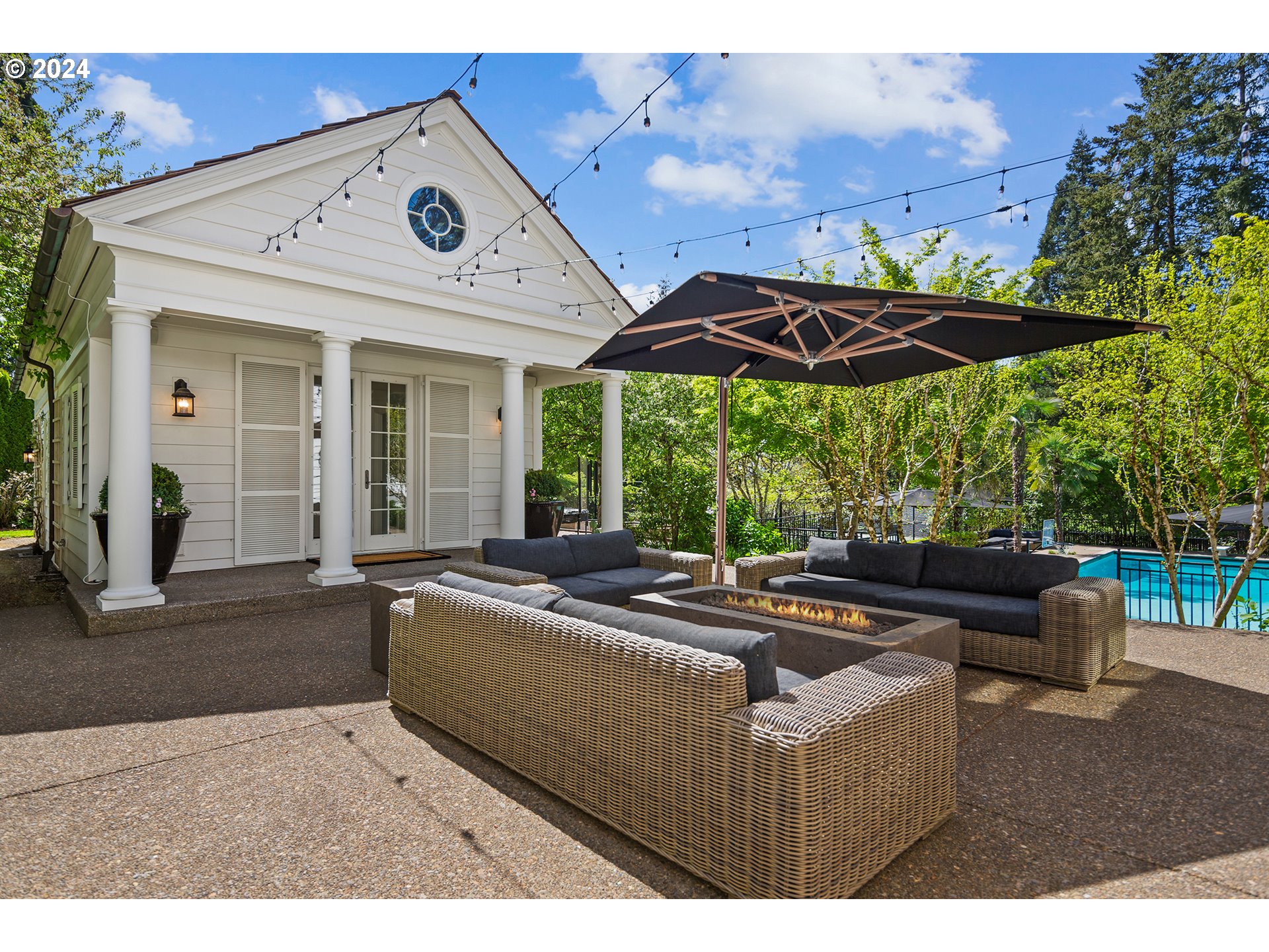 1128 S MILITARY RD