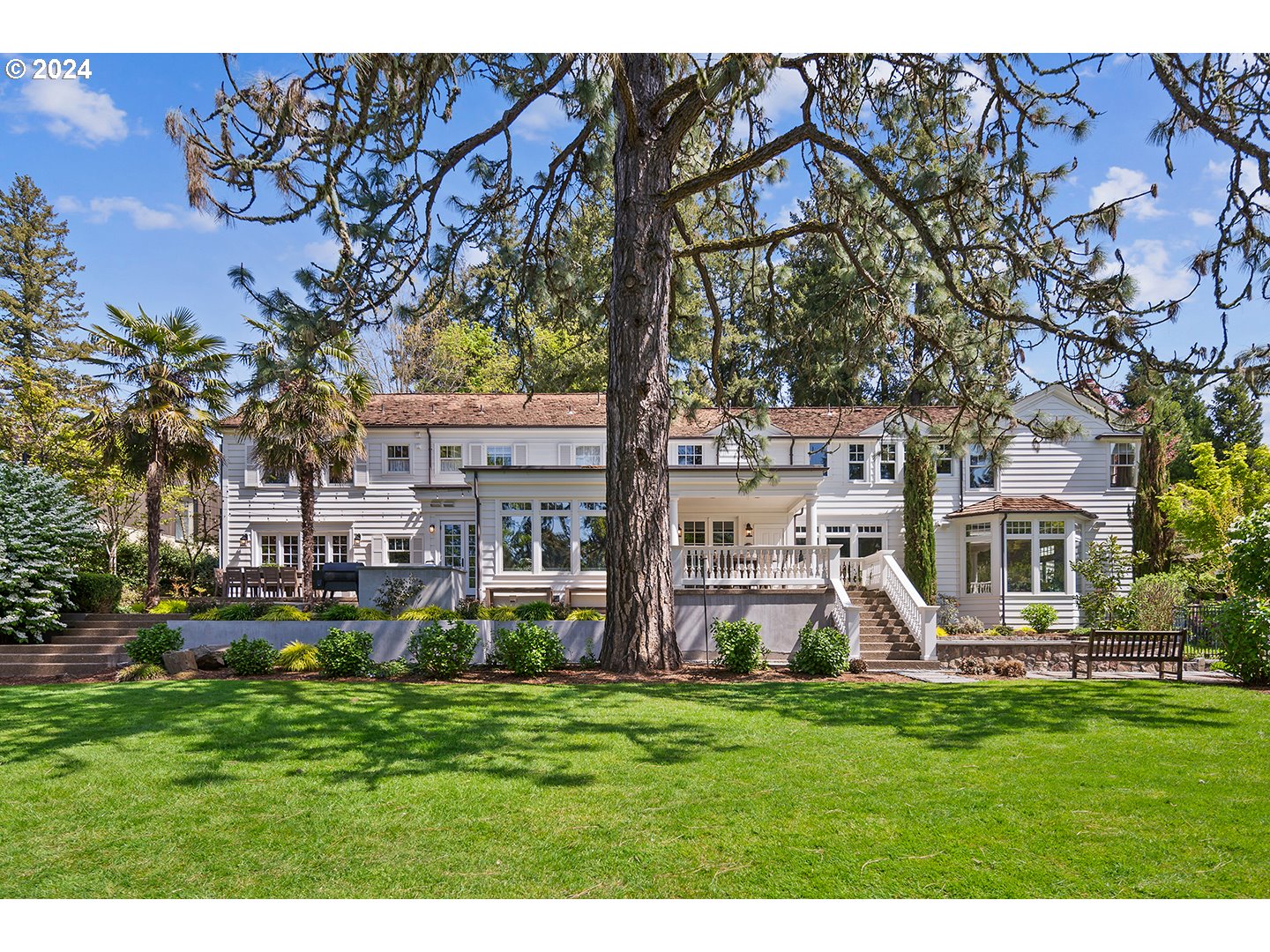 1128 S MILITARY RD