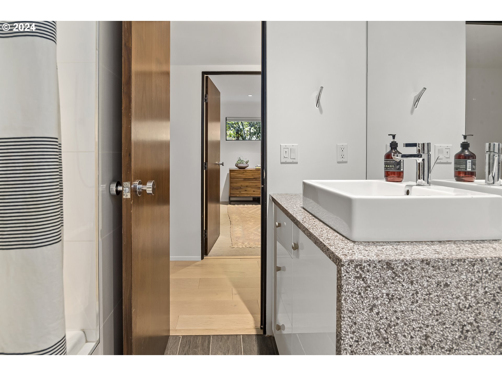 1870 S PALATINE HILL RD