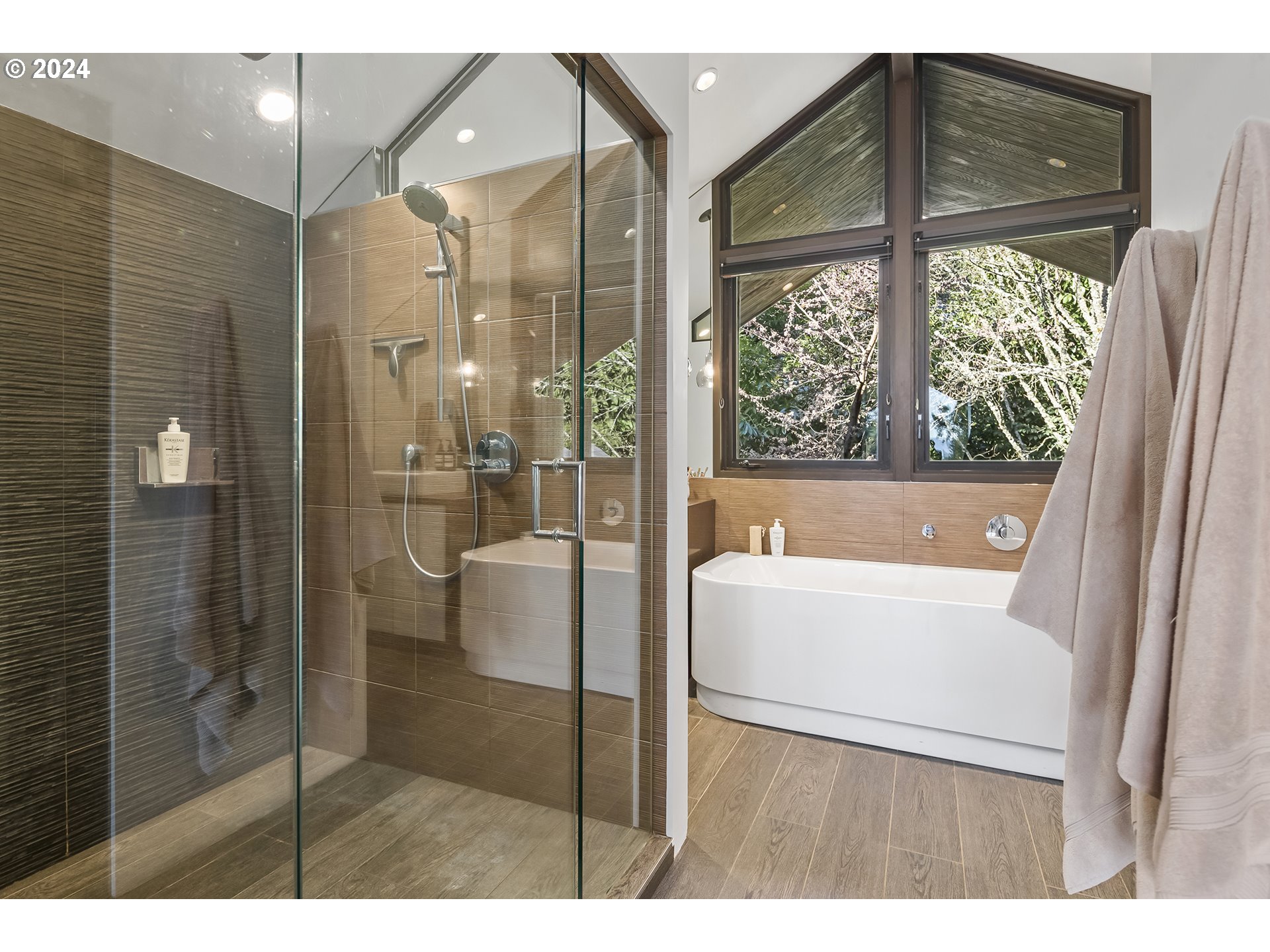 1870 S PALATINE HILL RD