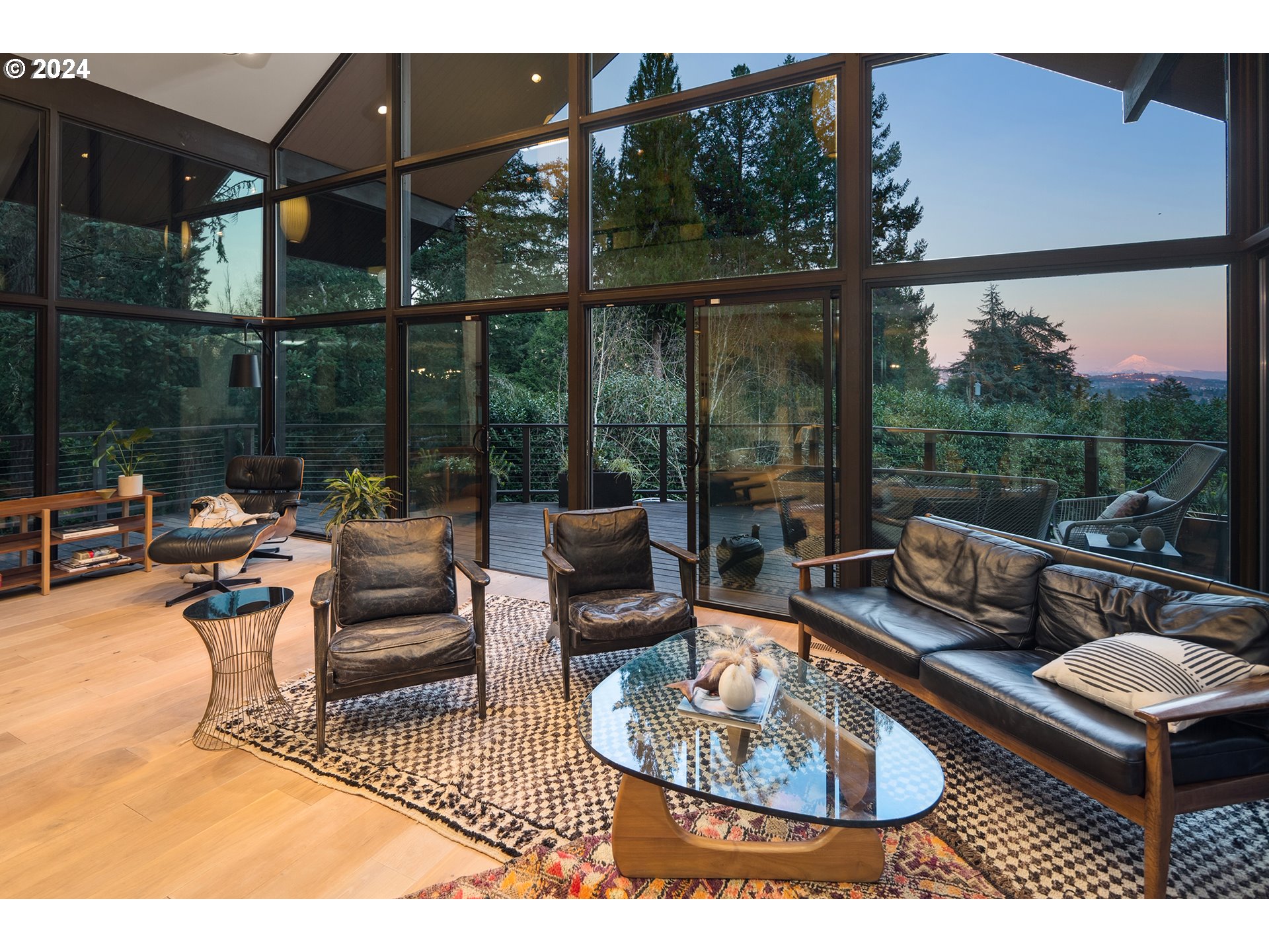 1870 S PALATINE HILL RD