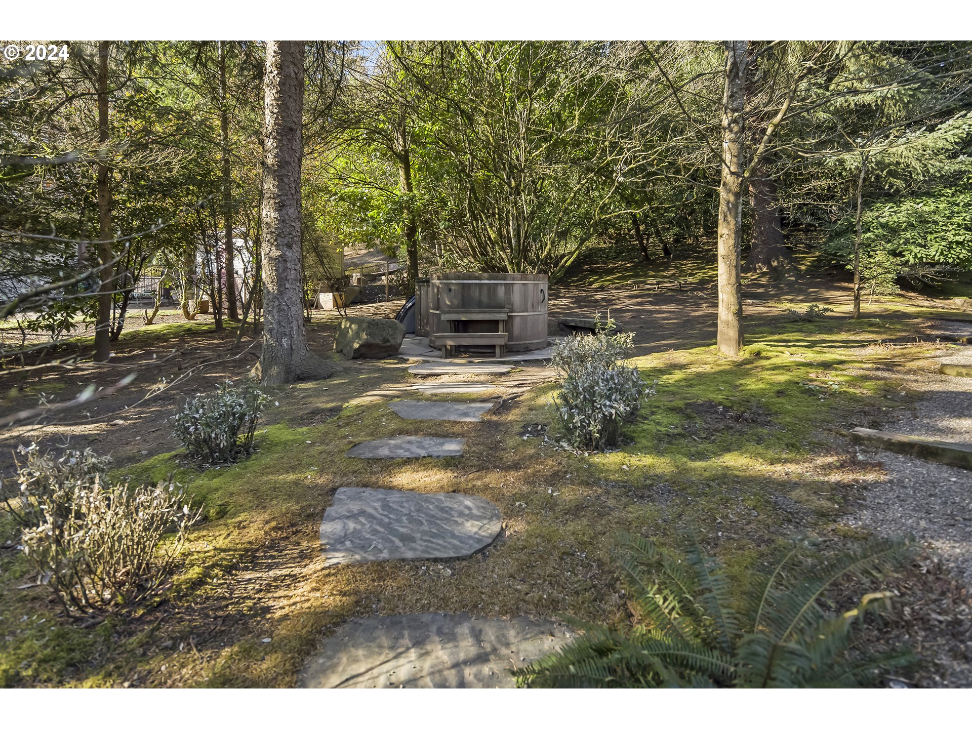 1870 S PALATINE HILL RD