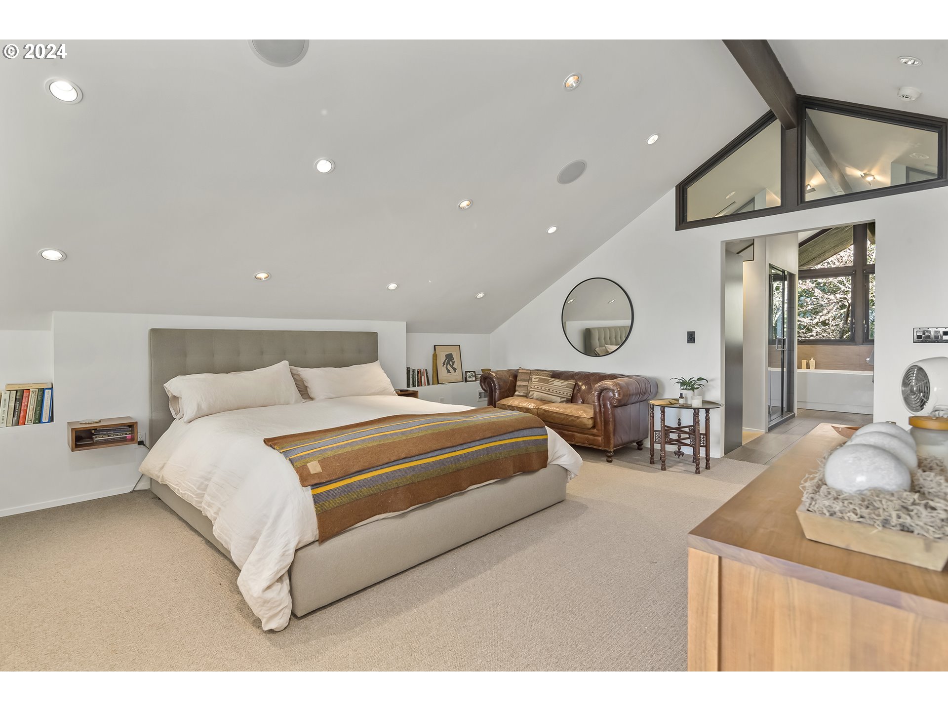 1870 S PALATINE HILL RD