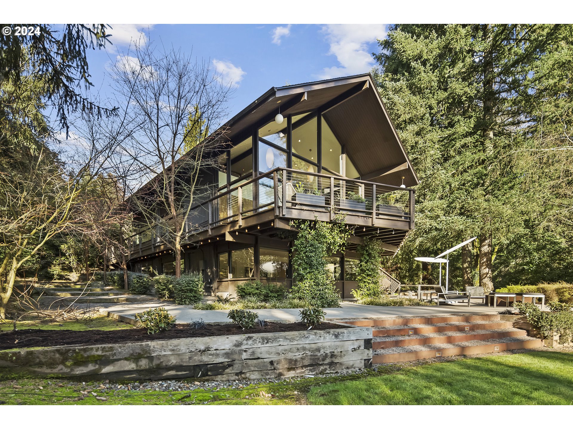 1870 S PALATINE HILL RD