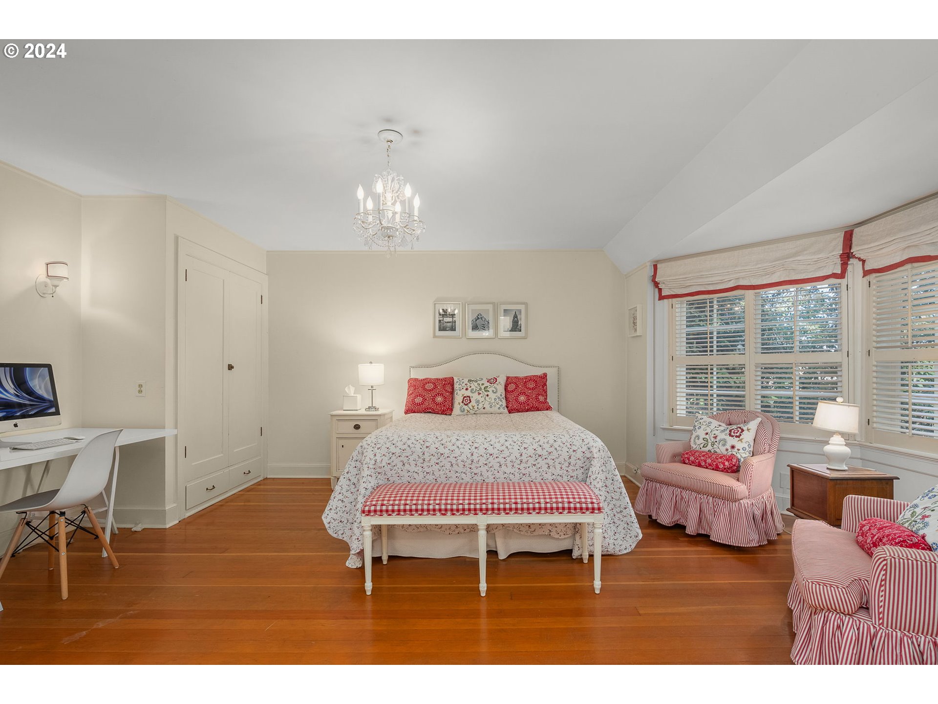 11183 S RIVERWOOD RD