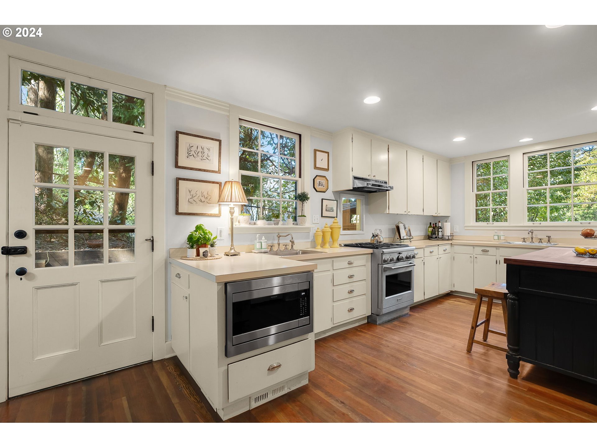 11183 S RIVERWOOD RD