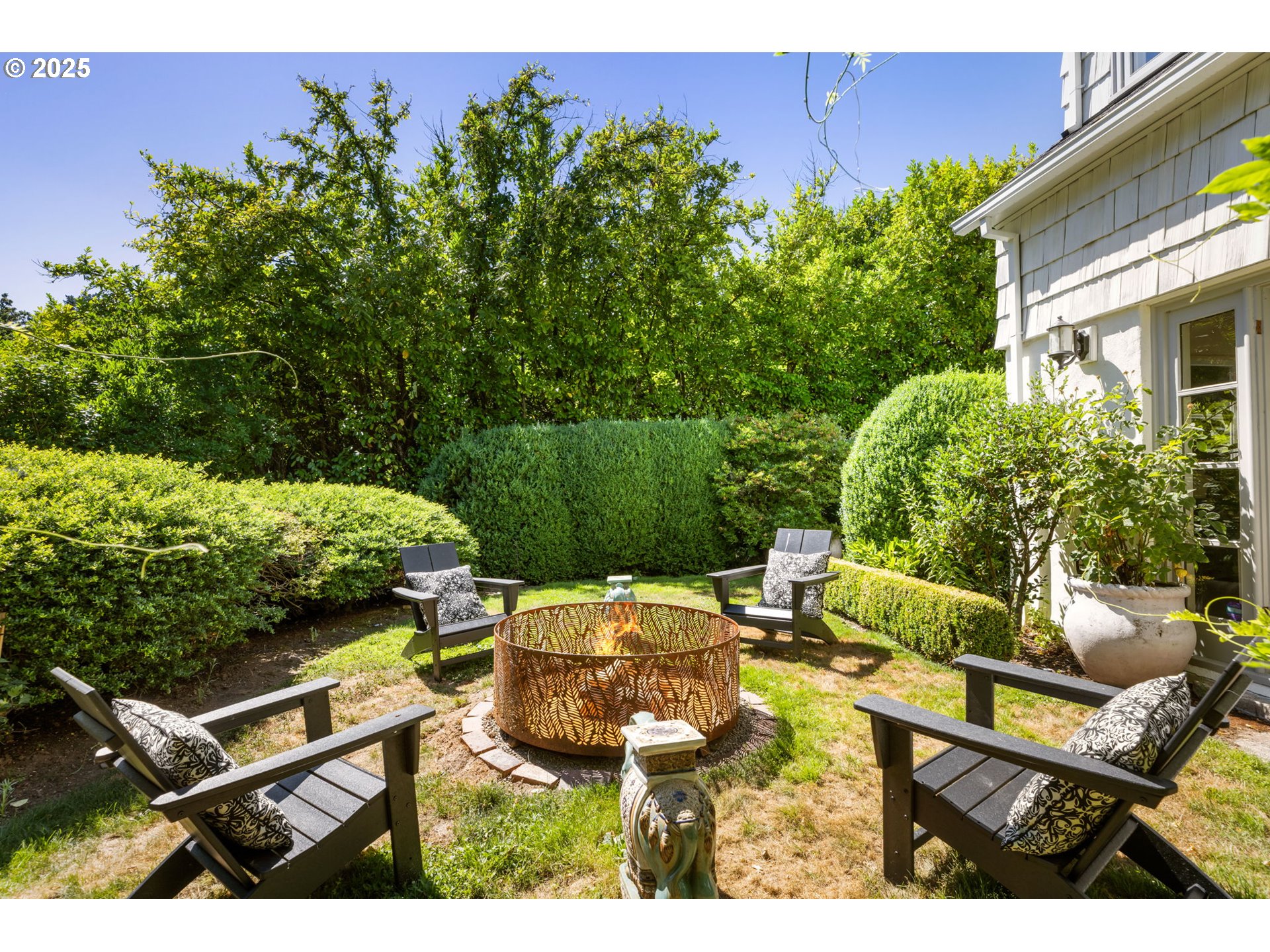 1546 S MILITARY RD