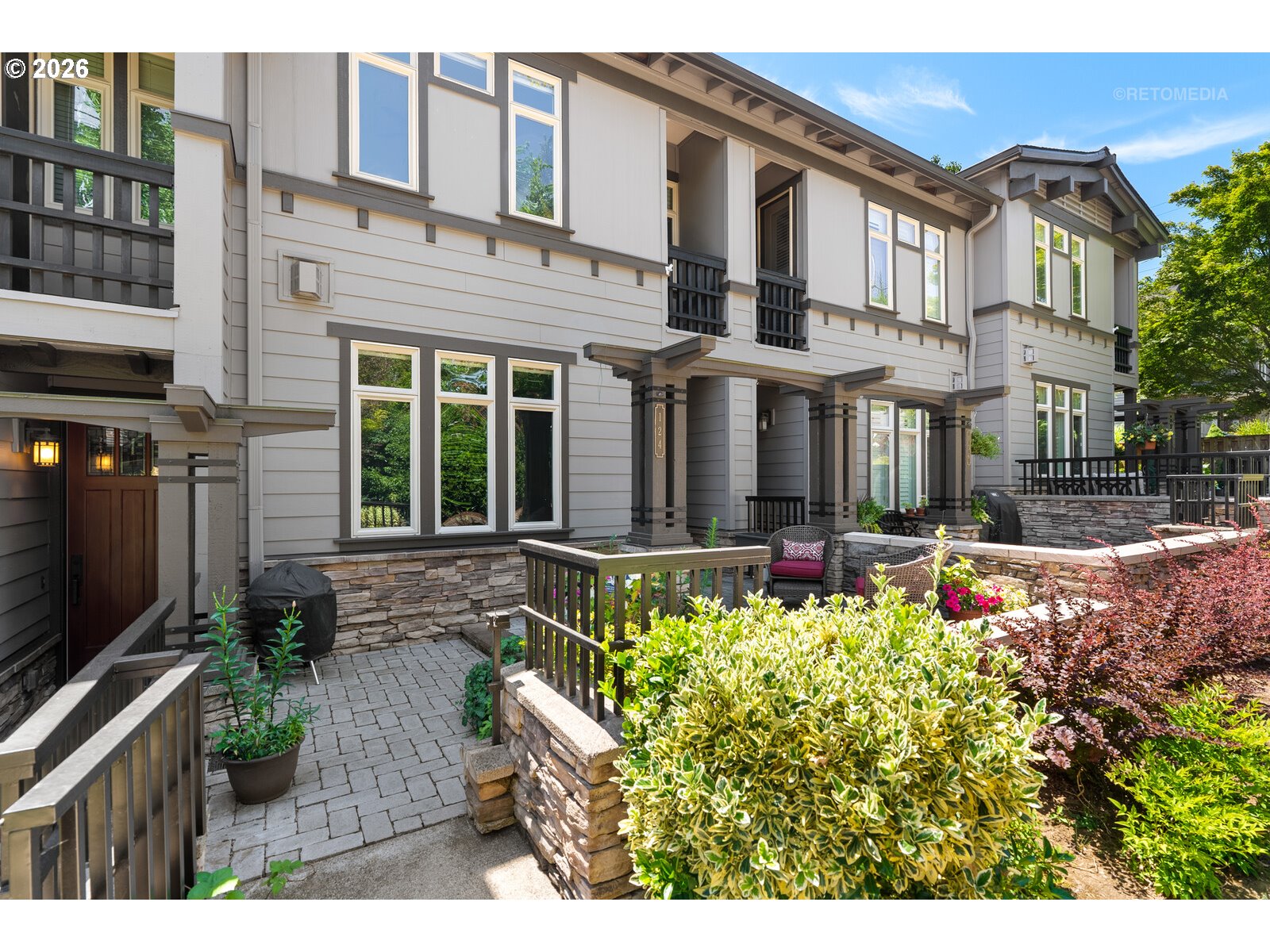 124 D AVE