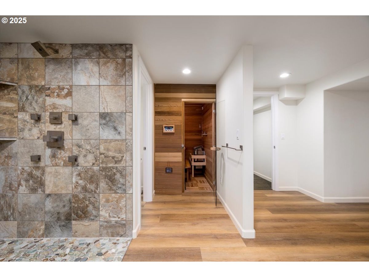 1622 SW MIDVALE RD, Portland