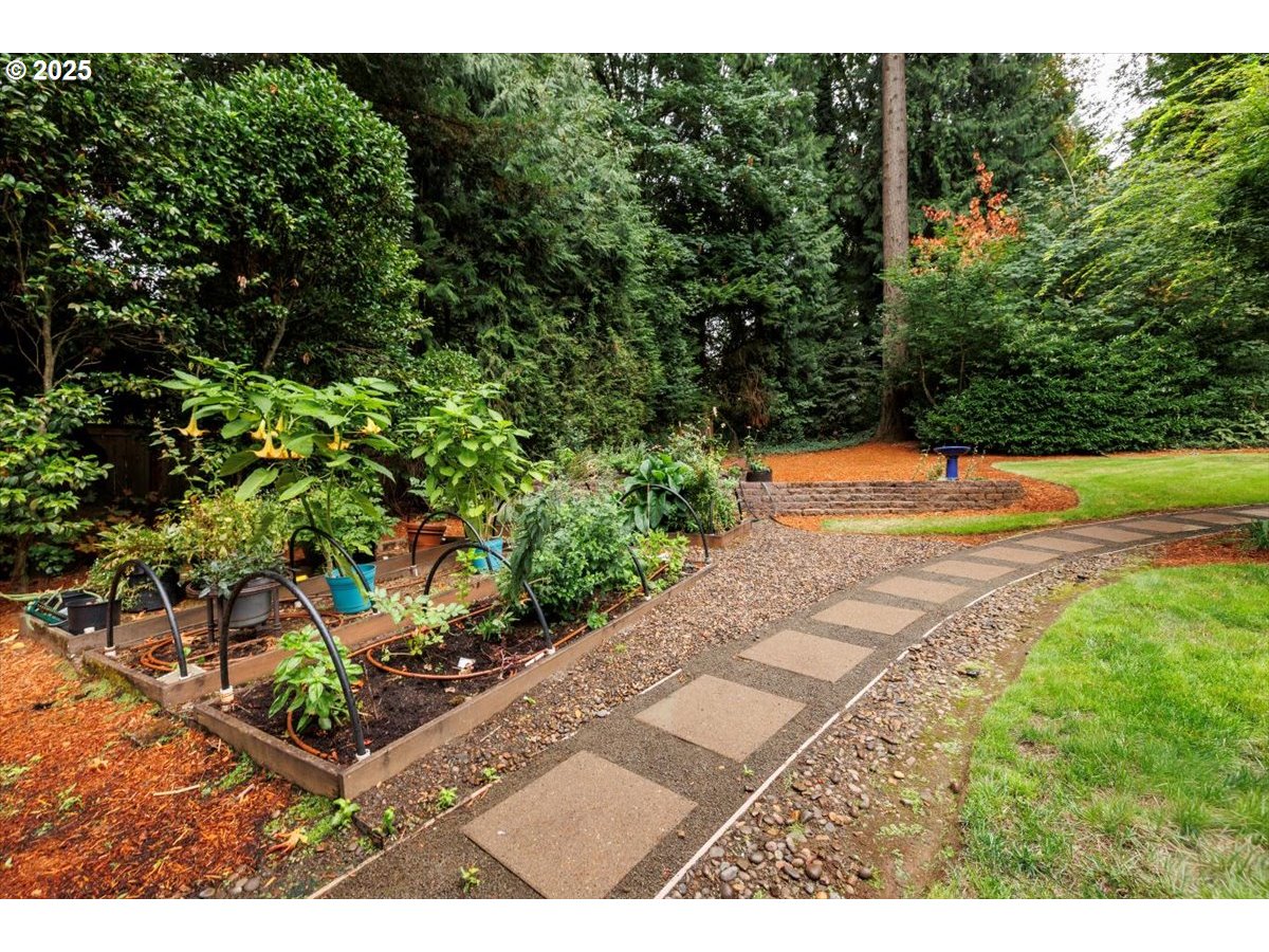 1622 SW MIDVALE RD, Portland