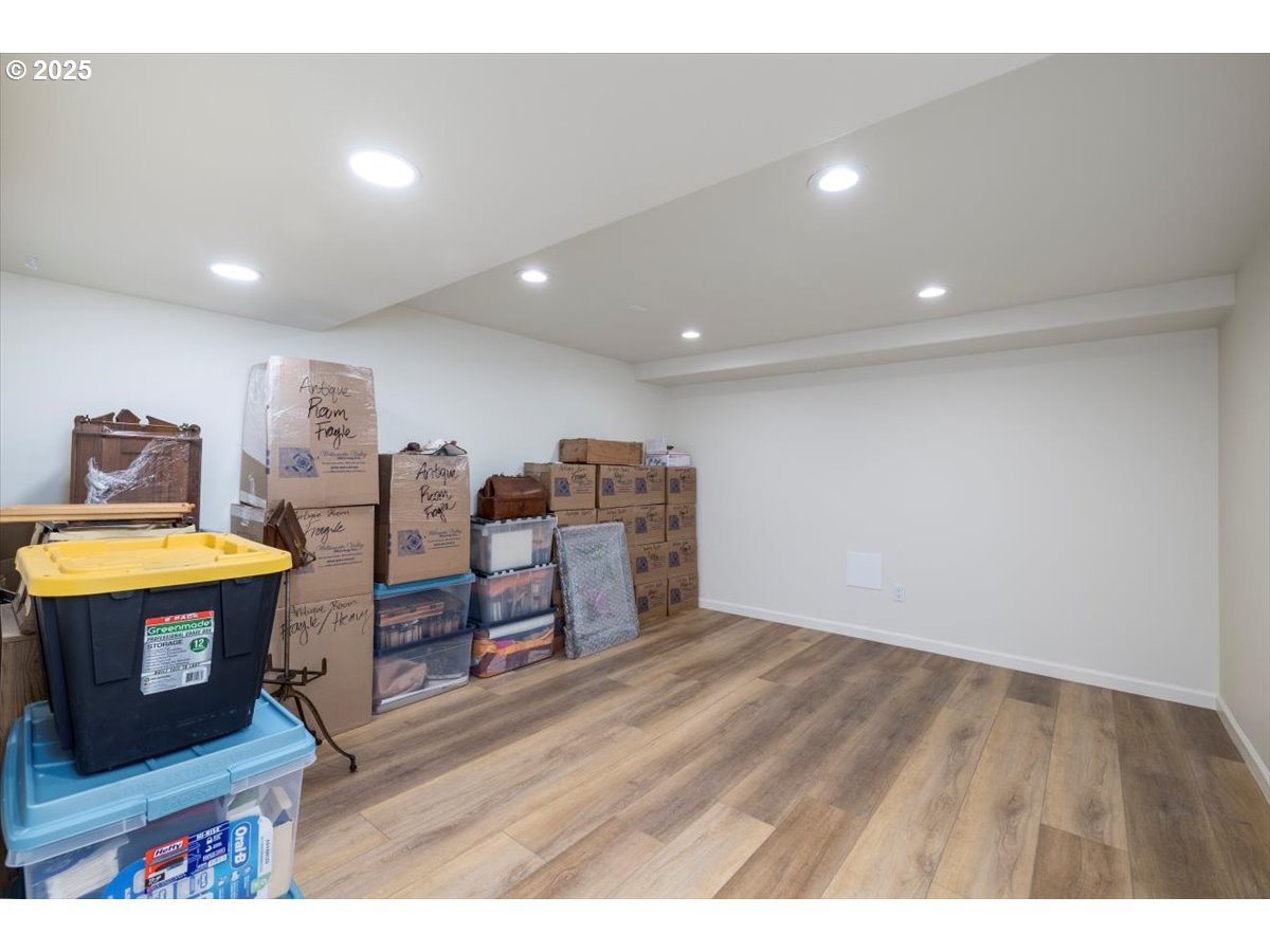 1622 SW MIDVALE RD, Portland