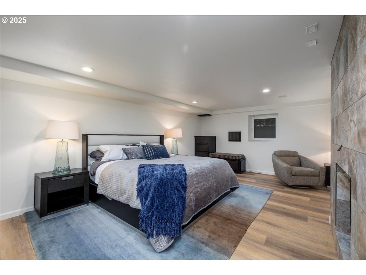 1622 SW MIDVALE RD, Portland