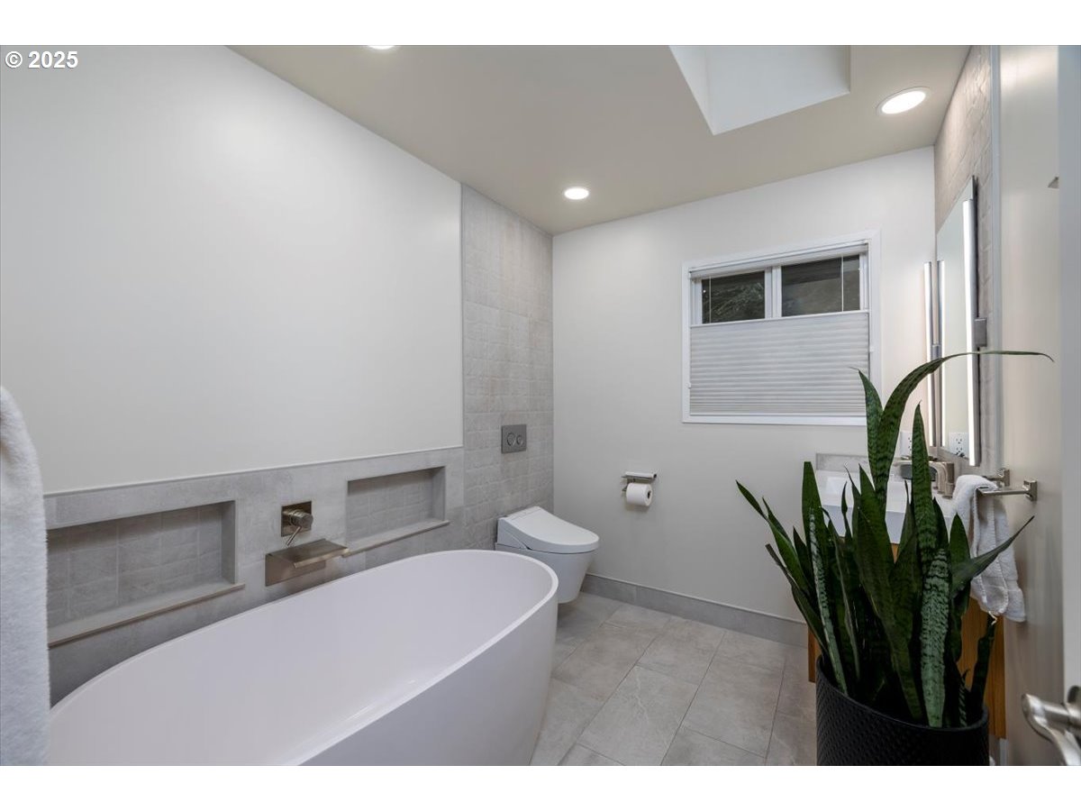 1622 SW MIDVALE RD, Portland