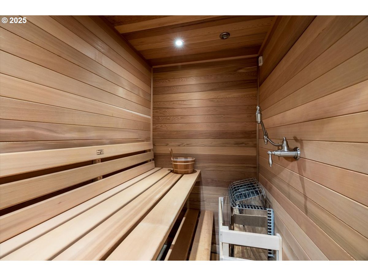 1622 SW MIDVALE RD, Portland