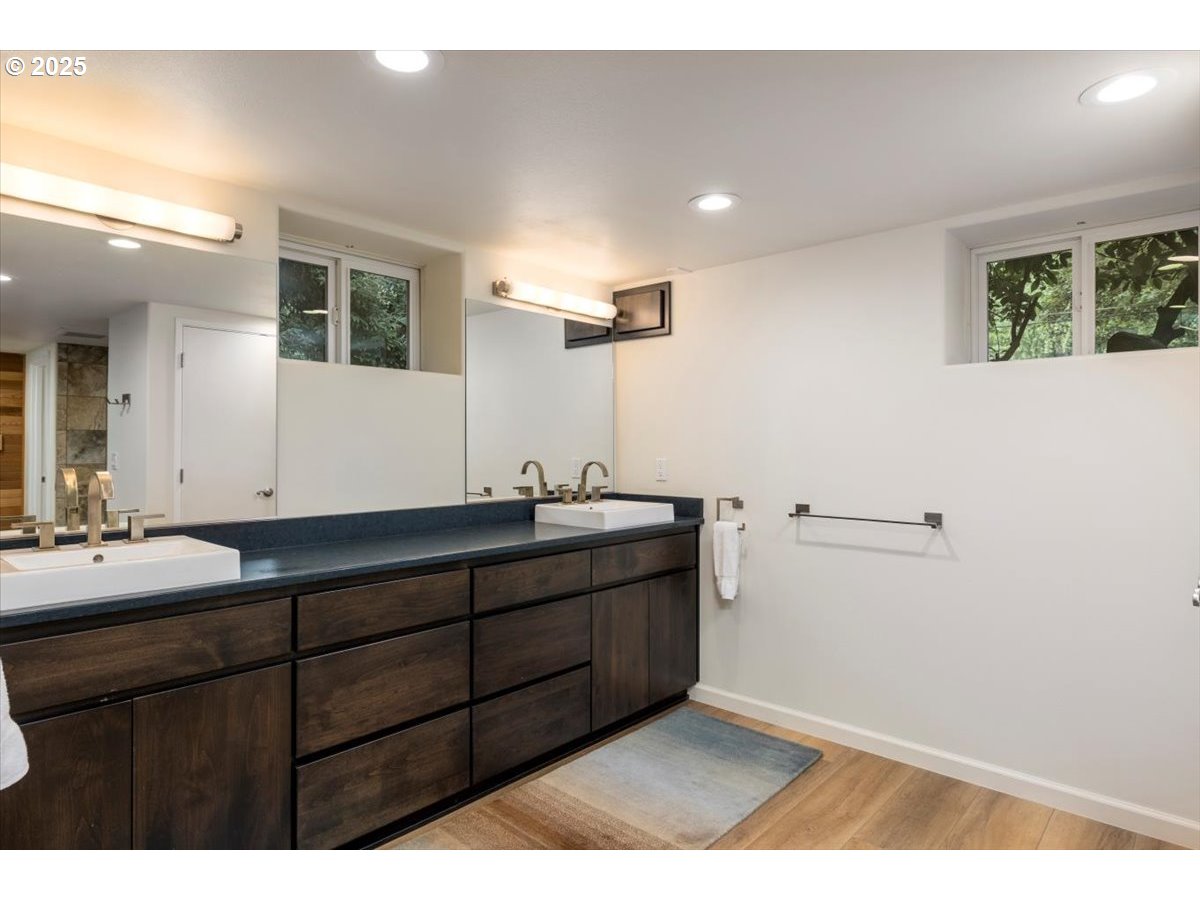 1622 SW MIDVALE RD, Portland