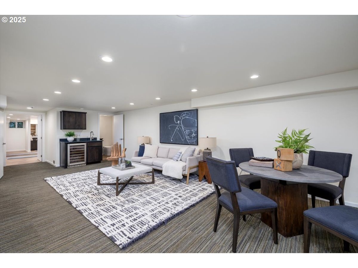 1622 SW MIDVALE RD, Portland