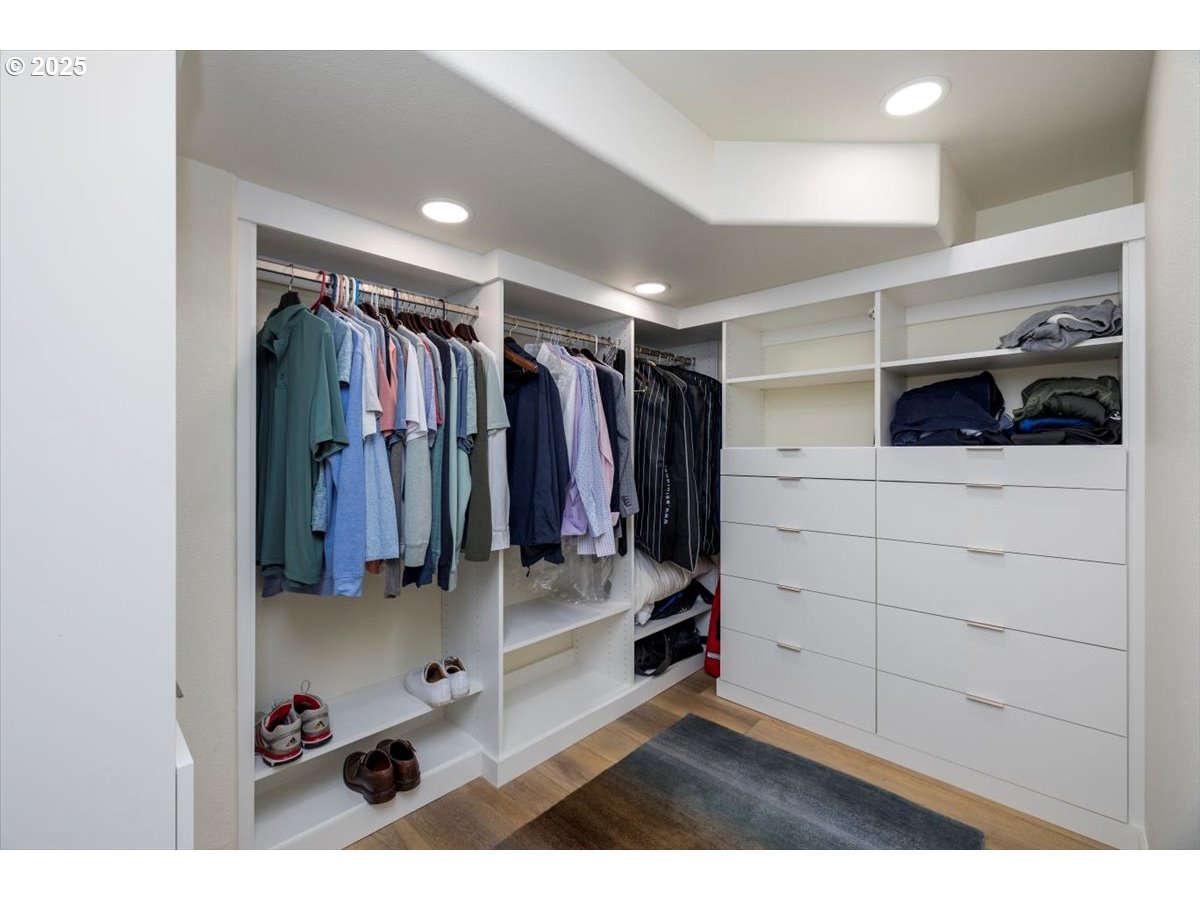 1622 SW MIDVALE RD, Portland