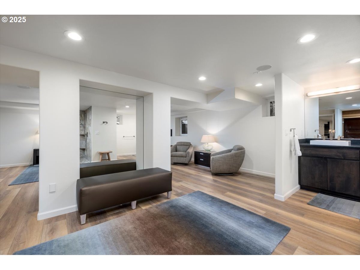 1622 SW MIDVALE RD, Portland