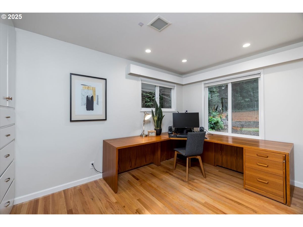 1622 SW MIDVALE RD, Portland