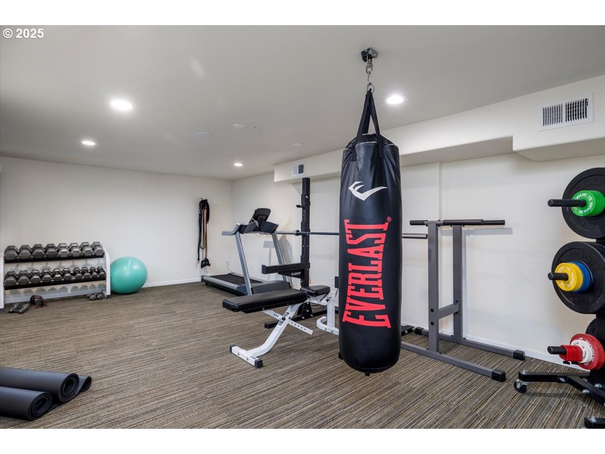 1622 SW MIDVALE RD, Portland